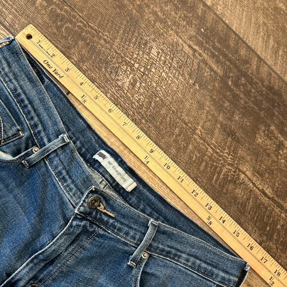 Levi's Women's 505 Straight Leg Jeans Medium Wash Size 12 - Picture 8 of 11